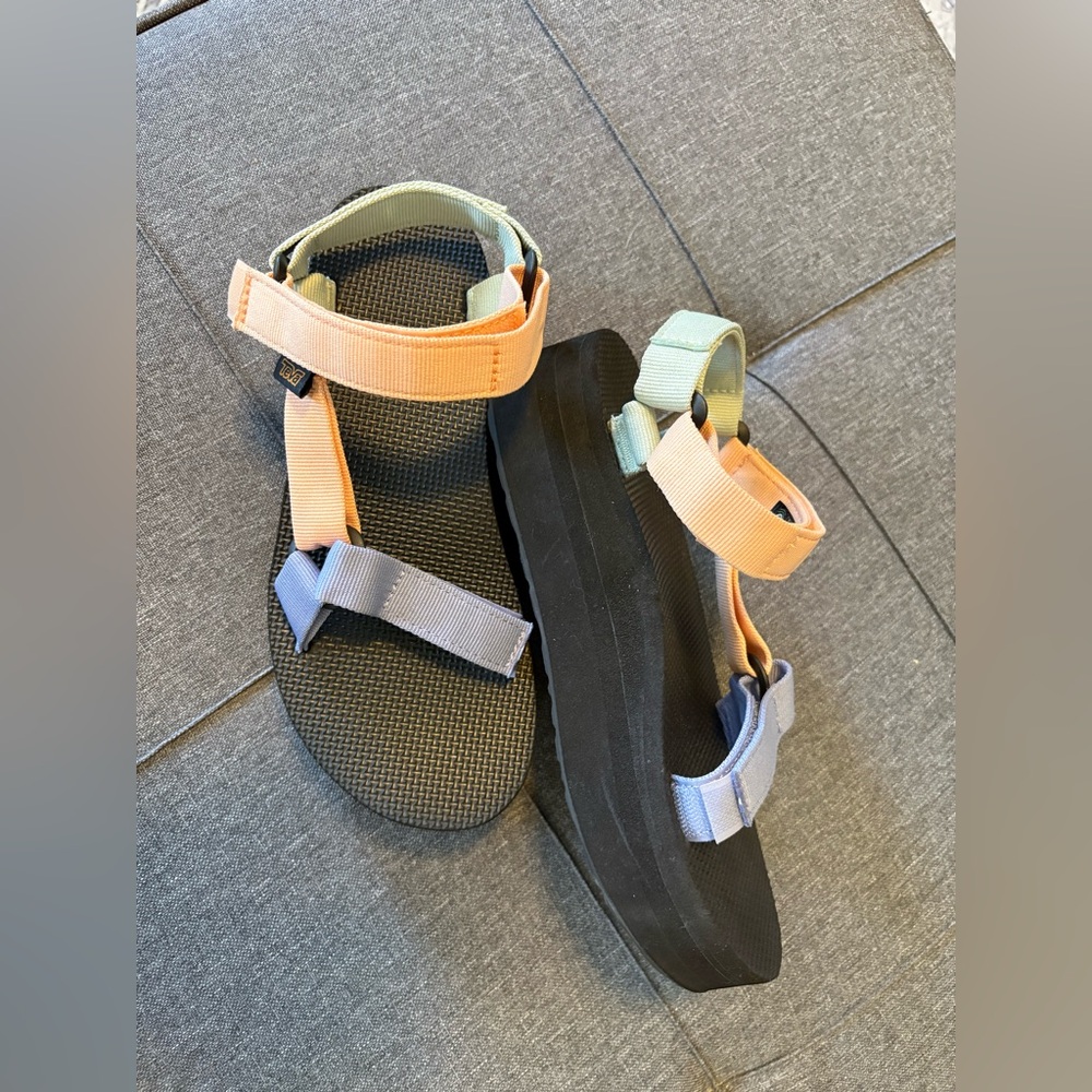 Teva Flatform Universal Platform sandals in Sherbet Multi - Picture 3 of 9